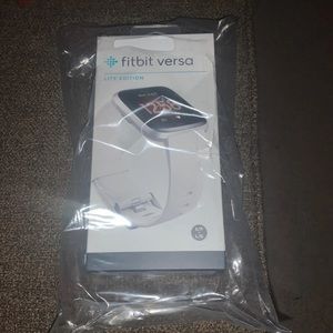 Fit Bit versa lite .